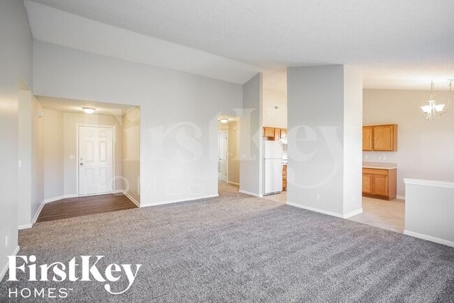 10622 Deercrest Ln, Indianapolis, IN 46239 - photo 3