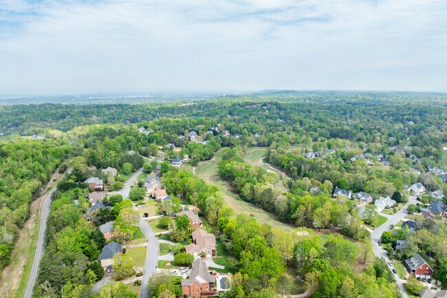 East Brainerd is nestled among the rolling hills of Chattanooga.