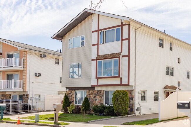 Etlingville has a population of approximately 12,467.