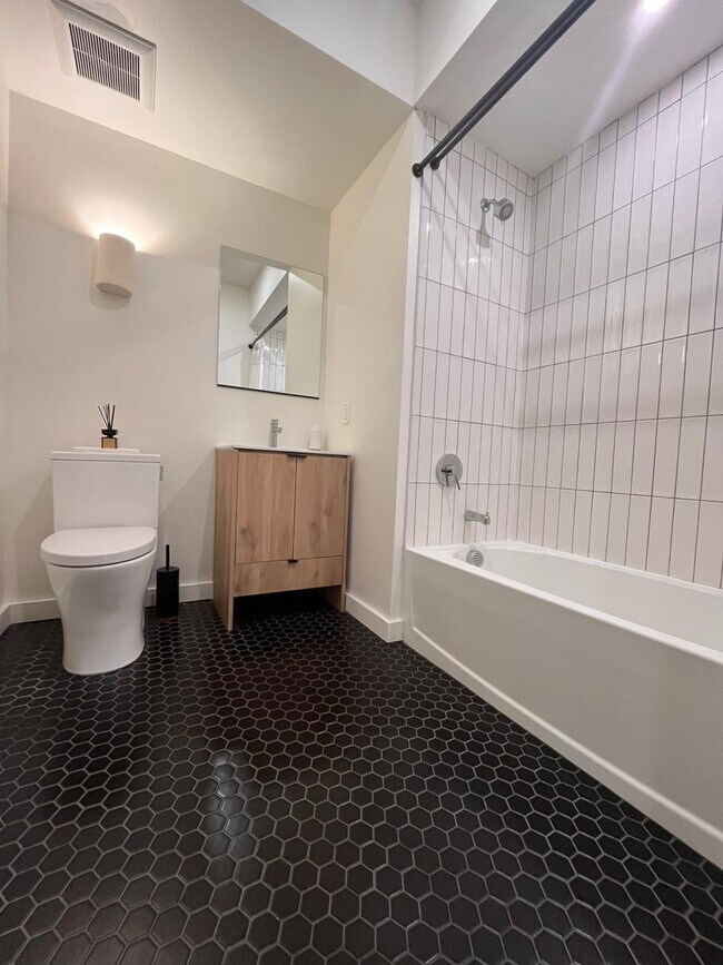 329 Pacific Ave unit 105, Jersey City, NJ 07304 - photo 4