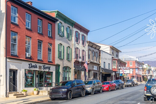 Nearby Hamburg has a main street area with shops and restaurants just a few minutes from Tilden.
