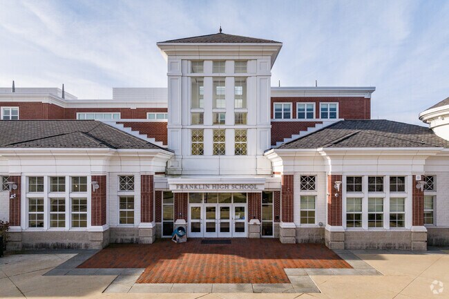 Franklin High School in Franklin received an overall score of A- on niche.