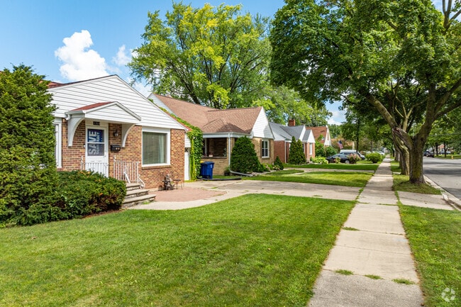 Homes range from $150,000 to $340,000 in the Marquette Park community of Green Bay, WI.