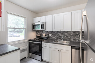 700 Stratford Ln, Middletown, NY 10940