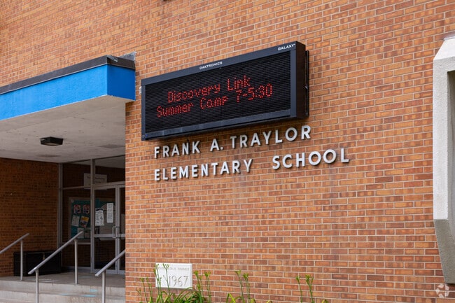 Traylor Elementary School has a student population of 383.