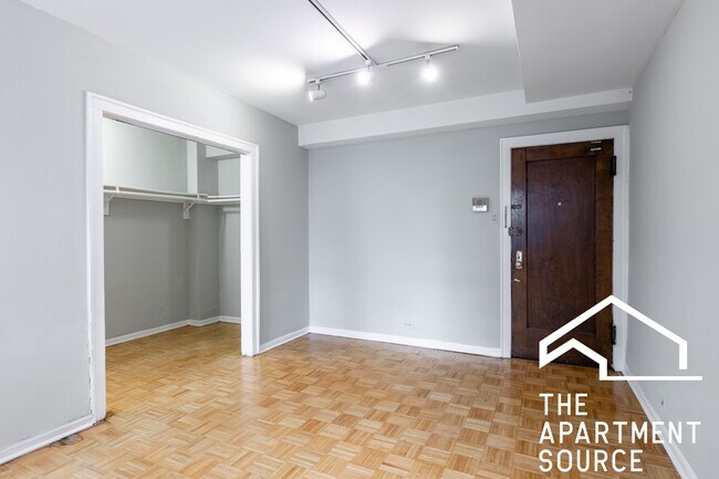 737 W Belmont Ave unit 416, Chicago, IL 60657 - photo 6