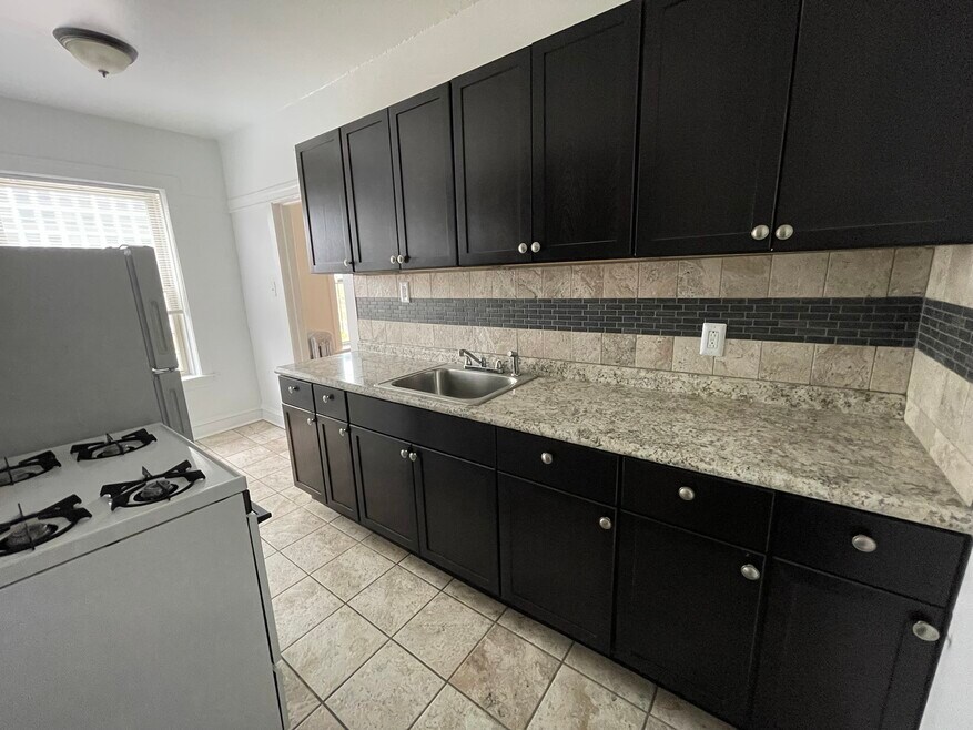 6345 N Magnolia Ave unit 3j, Chicago, IL 60660 - photo 1