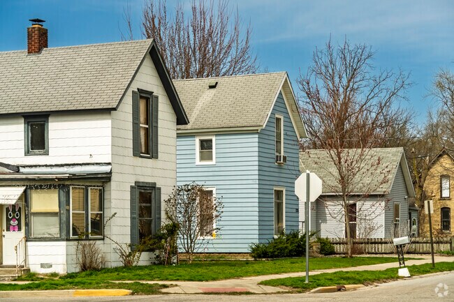 Craftsman-style homes are found in the South Shore-Bridge Street neighborhood.