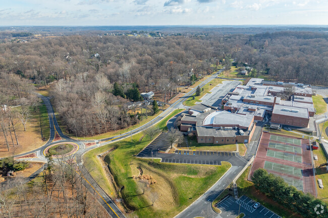 Glenelg High School is situated in a private suburban setting.
