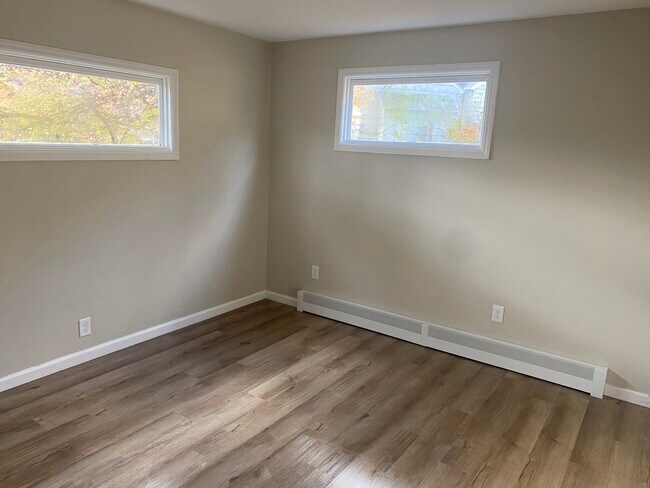 235 Washington Ave unit First Floor, Schenectady, NY 12302 - photo 5