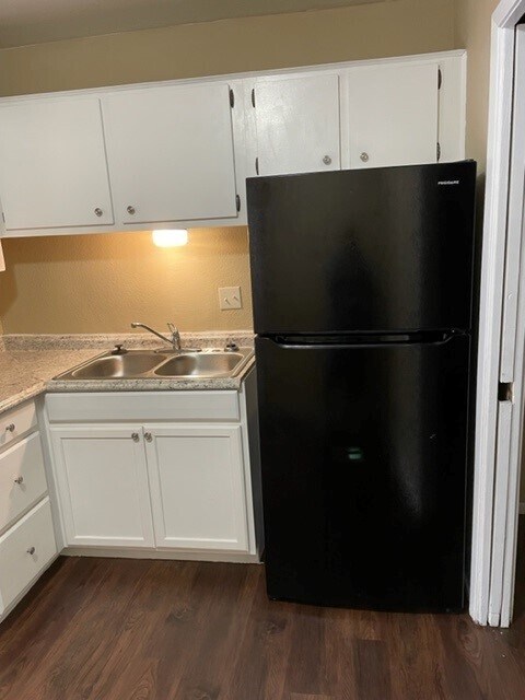 1719 6th St, Rosenberg, TX 77471 - photo 3