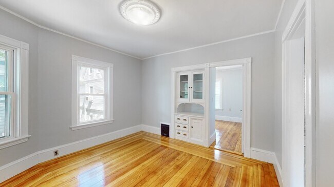 57 Hawthorne St, Somerville, MA 02144 - photo 4