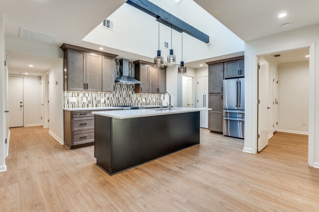 9805 Airline Rd, Dallas, TX 75230 - photo 2