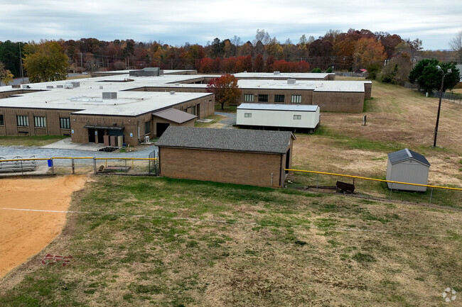 Wheatmore Middle School serves 512 students in grades 6-8.