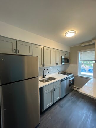 747 118th St Unit 8, Whiting, IN 46394