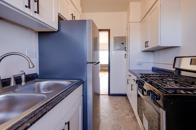 Windsor Terrace Apartments, Des Moines, IA 50312 - photo 6