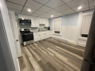 12 Charlton St Unit 1C, Oxford, MA 01540