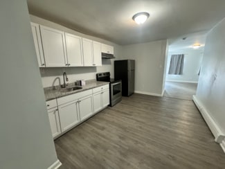 168 Warren Ct, Lowell, MA 01852