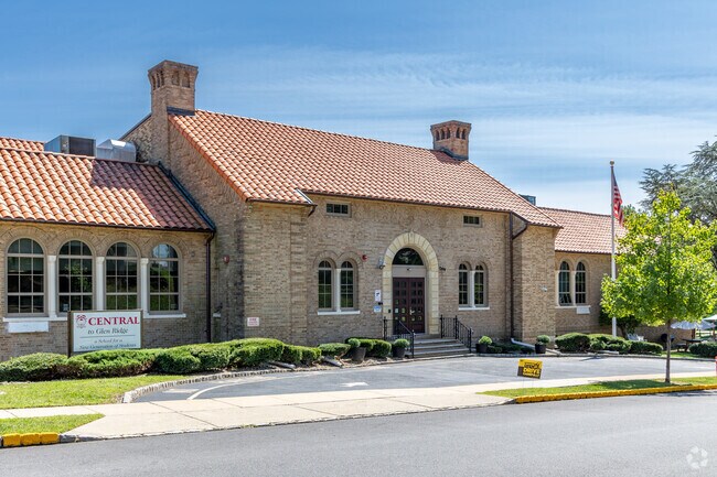 Central School in Glen Ridge serves over one hundred students in grades PK through 2.