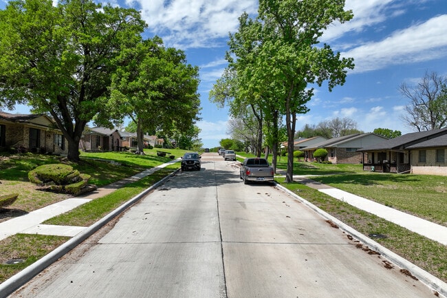 Pecan Bend is mostly residential, with quiet streets filling out the neighborhood.