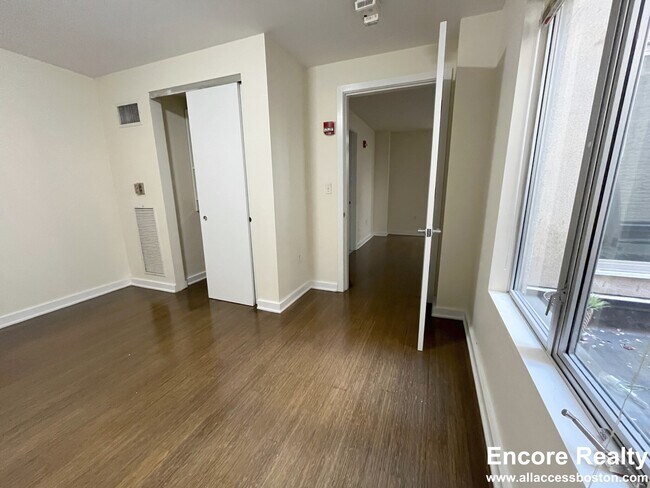 17 Edinboro St unit 407, Boston, MA 02111 - photo 6