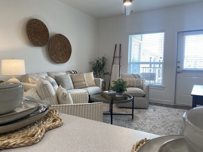 Country Club Village, San Antonio, TX 78229 - photo 5