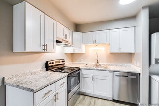 820 Village Green Ln E, Madison, WI 53704