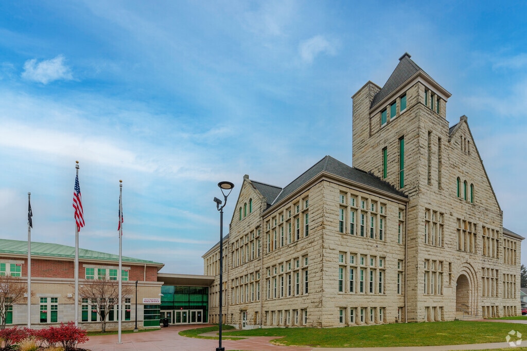 Elyria High School offers the Elyria neighborhood a dynamic learning environment.