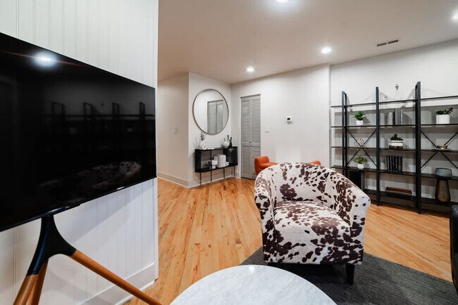 1638 N Western Ave unit ID1360085P, Chicago, IL 60647 - photo 4