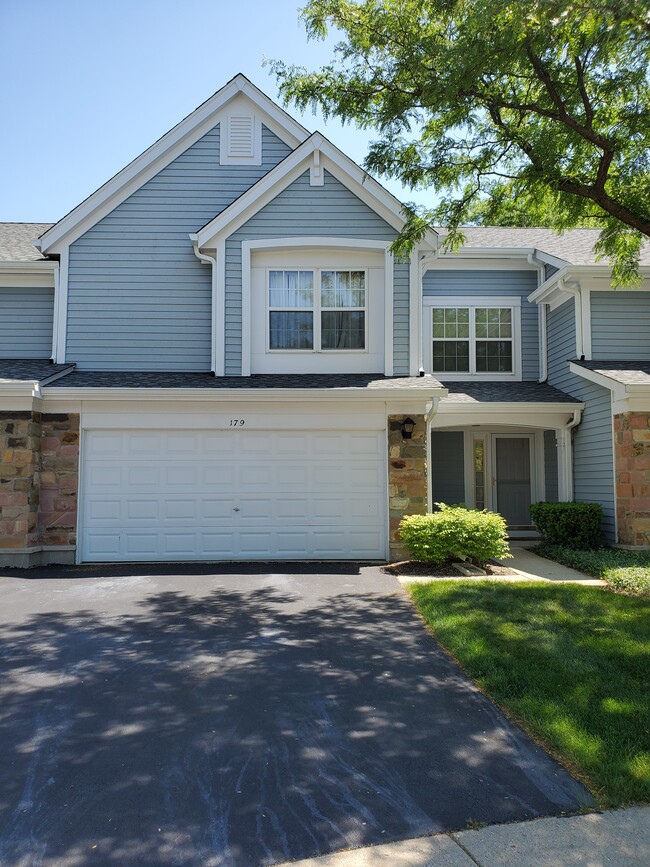 179 Holmes Way, Schaumburg, IL 60193
