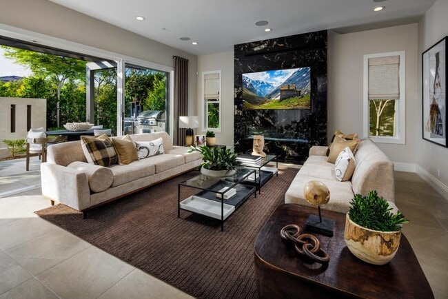 171 Evergreen Way unit 38793576, Lake Forest, CA 92630 - photo 4