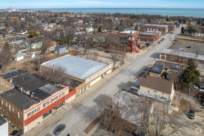 Uptown is at the northern end of North Chicago, close to Waukegan and Lake Michigan.