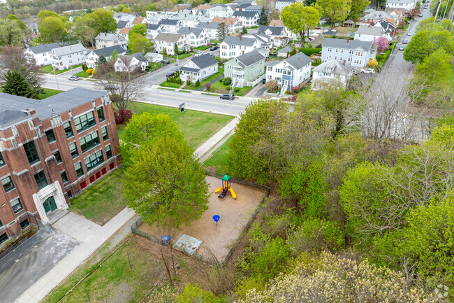 Vernon Hill School is a public elementary school in Broad Meadow Brook.