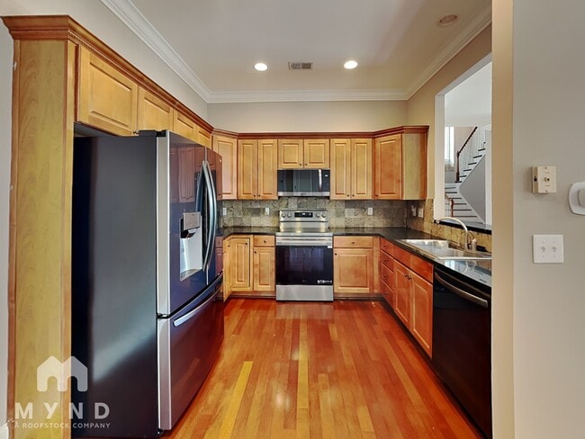 687 Flag Cir, Birmingham, AL 35226 - photo 2