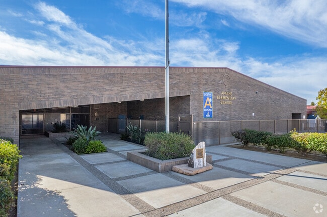 Apache Elementary School in Peoria receives an A- rating from Niche.