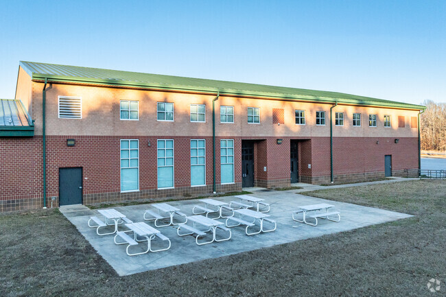 Brier Creek Elementary School offers an outdoor picnic area.
