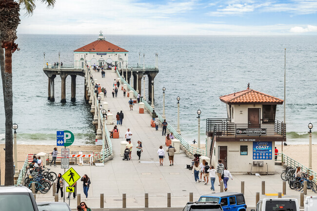 The Roundhouse Aquarium is a free attraction at the tip of Manhattan Beach Pier.