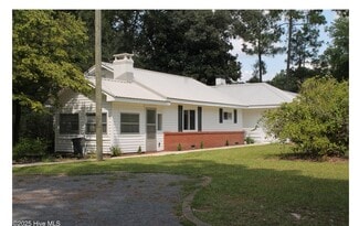 496 Holly Grove School Rd, West End, NC 27376