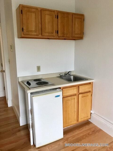 1077 Beacon St Unit 9, Brookline, MA 02446