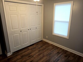 303 Fleetwood Dr, Waynesville, MO 65583