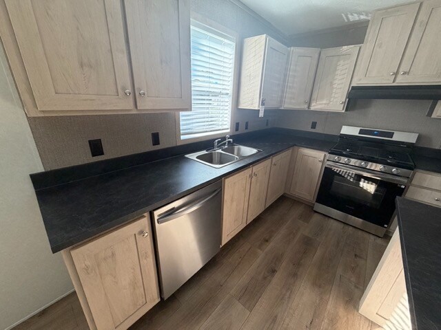 154 Pheasant Run, Lapeer, MI 48446 - photo 3