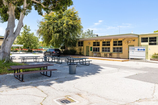 Students can eat lunch outside in the quad at Mira Costa High School in Manhattan Beach, CA.