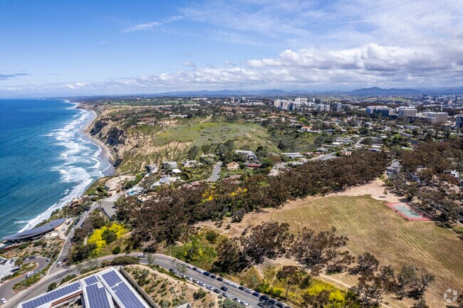 The La Jolla Farms neighborhood is full of beautiful scenery of the west coast ocean.