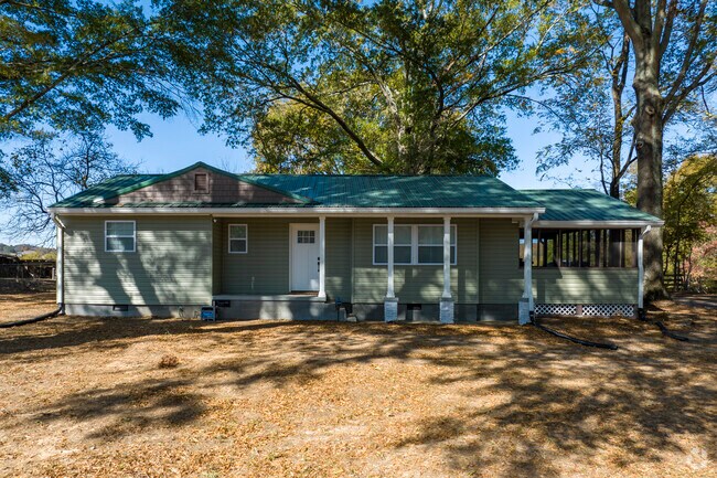Ranch style homes are in great abundance in the neighborhood of Noble.