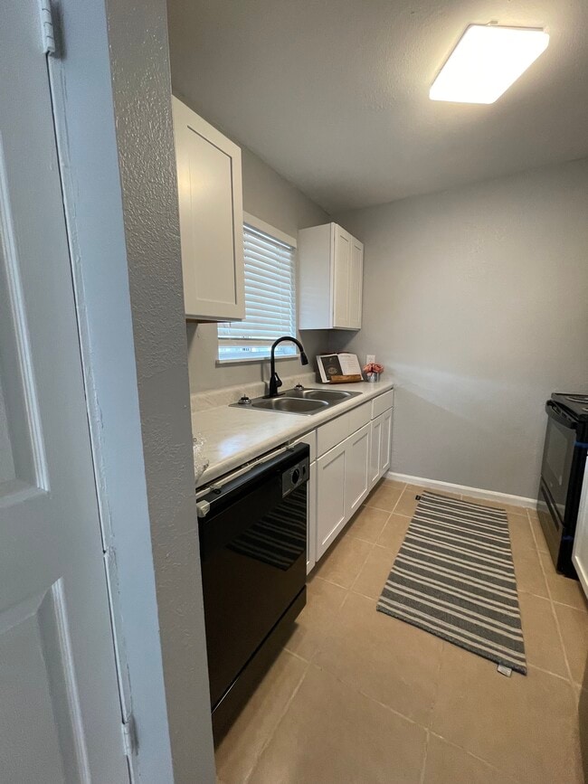 Bryn Mawr Apartments, Tallahassee, FL 32304 - photo 5