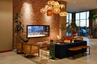 2 Harbor Point Rd S, Stamford, CT 06902