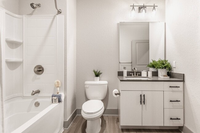 Lector 85, Ybor City, FL 33605 - photo 7