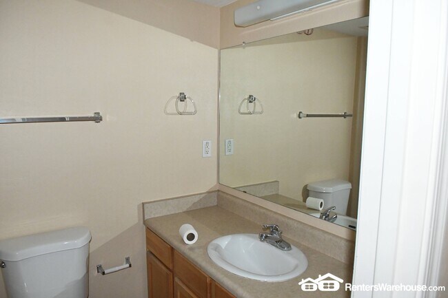 3301 E Earll Dr unit 209, Phoenix, AZ 85018 - photo 7