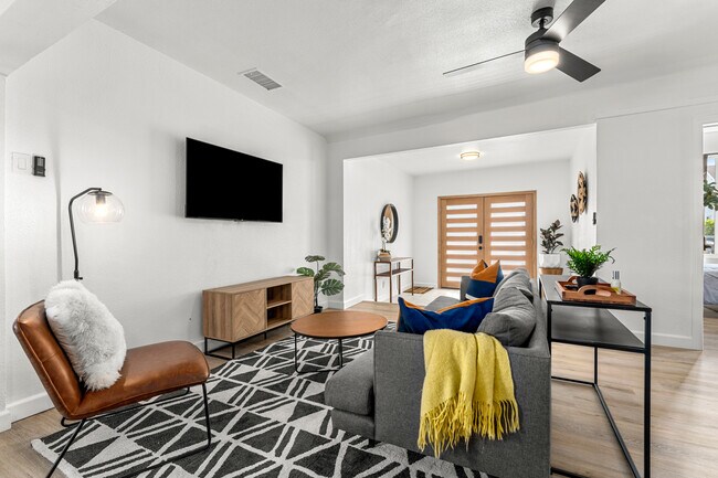 623 W 42nd St unit Main, Los Angeles, CA 90037 - photo 5