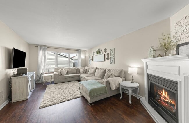 2024 Grayhawk Dr, Aurora, IL 60503 - photo 4